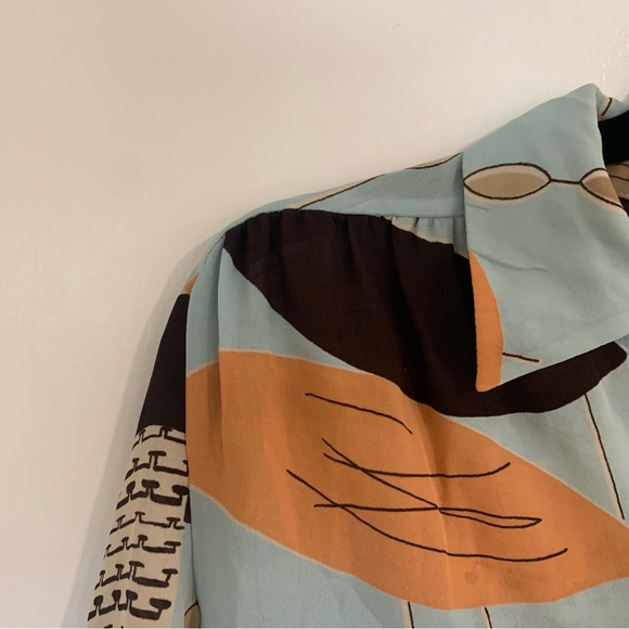 Louis Féraud Silk long-sleeve button-down blouse tie neck abstract print size 6 - Picture 2 of 10